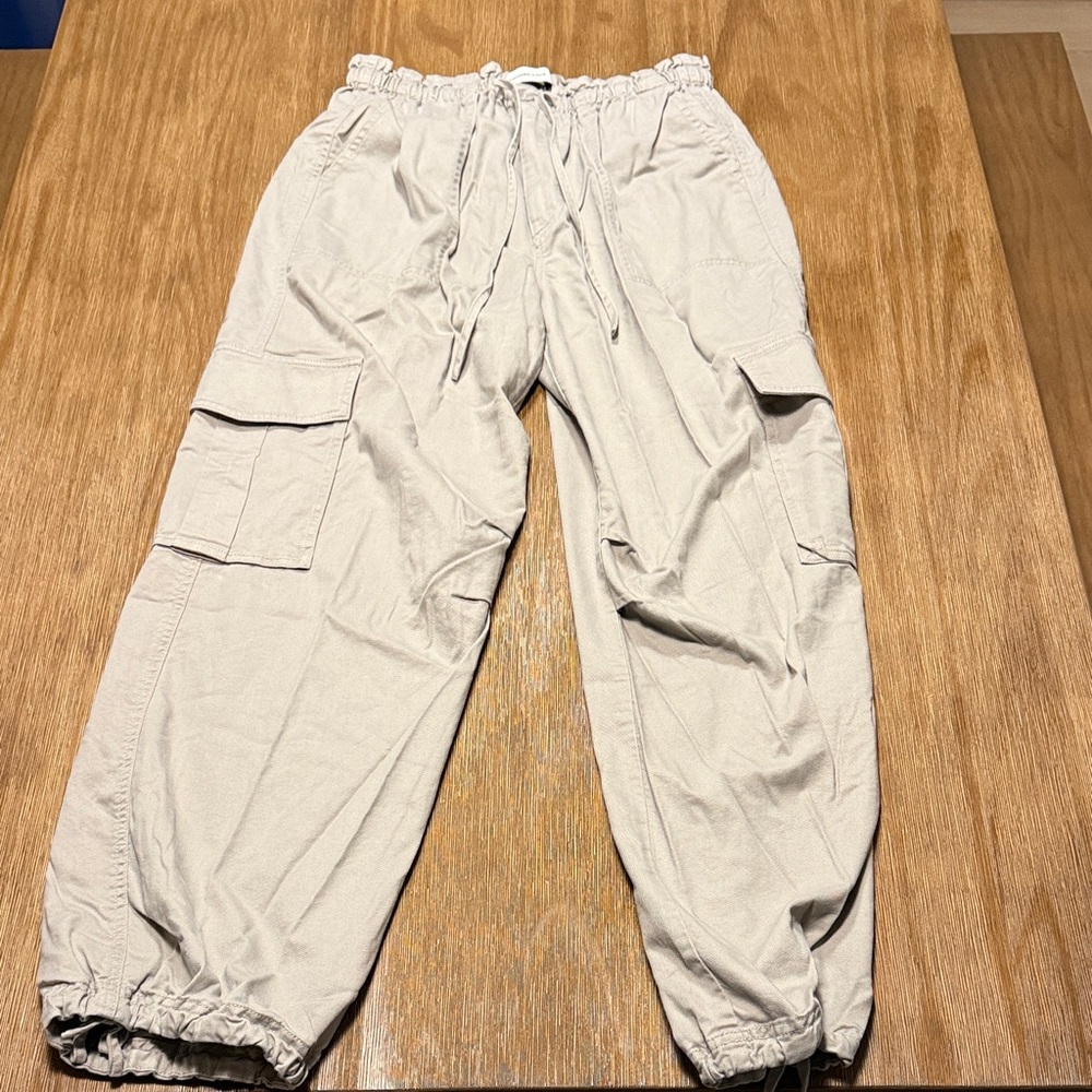 Abercrombie & Fitch Beige Cargo Pants